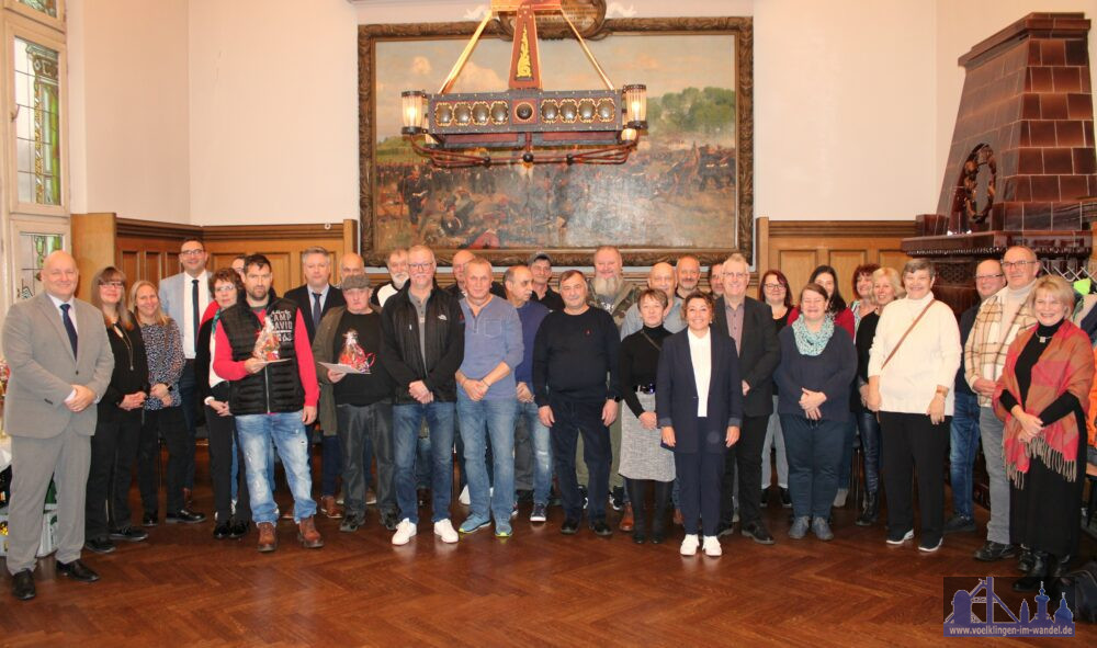 Mitglieder der Völklinger Stadtverwaltung wurden für ihr 25-jähriges oder 40-jähriges Dienstjubiläum geehrt (Foto: Stadt Völklingen).