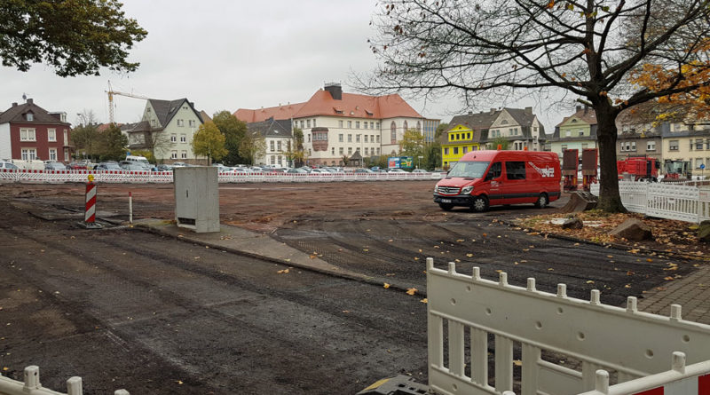 Der Hindenburgplatz wird nun von Grund auf saniert (Foto: Hell)