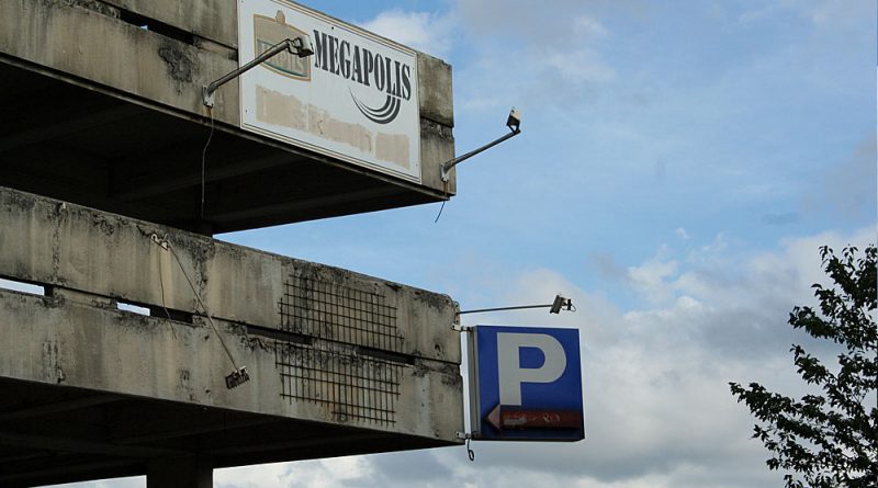 Symbolträchtig: Das Schild zeigt seit Ende 1999 "geschlossen". (Foto: Hell)