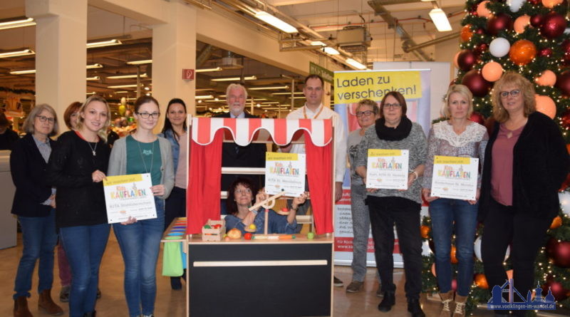 Symbolische Übergabe der Kids-Kaufläden (Foto: Globus Völklingen)