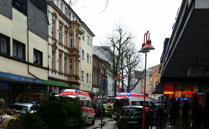 Großeinsatz in der Völklinger Poststraße (Foto: Leserreporter)