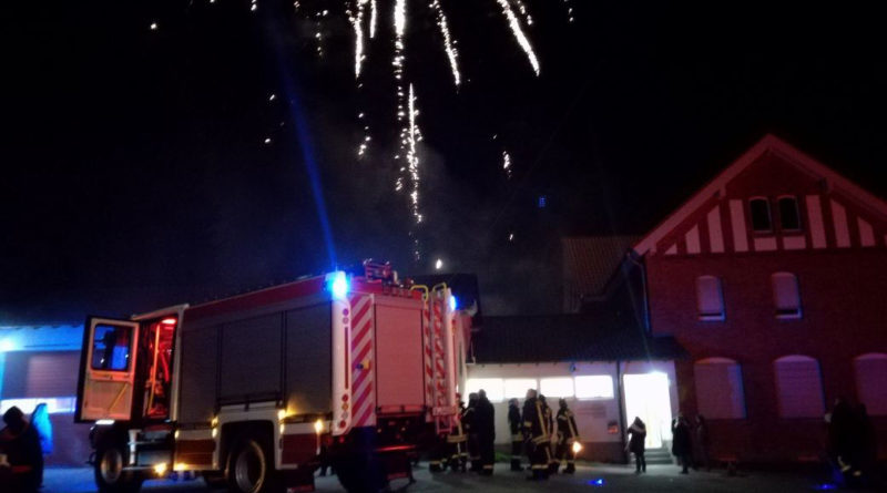 Das neue Löschfahrzeug wurde in Fürstenhausen mit Feuerwerk Willkommen geheißen (Leserforto)