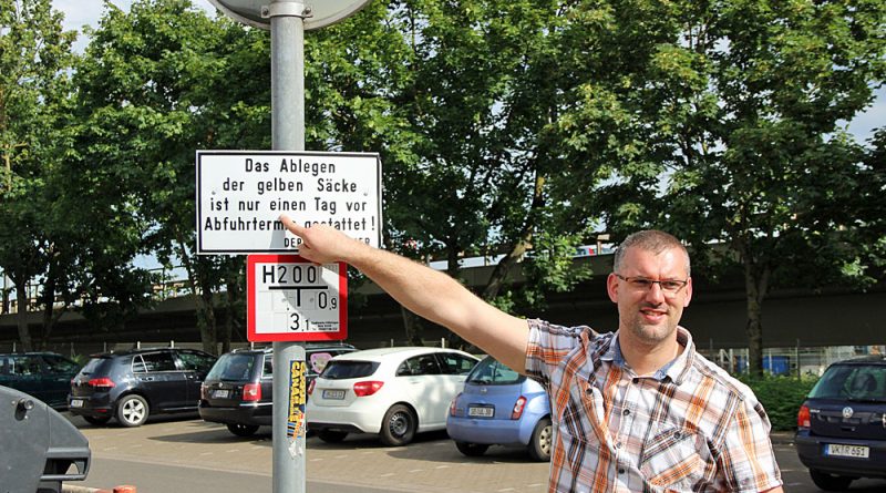 Kevin Frank bei einem Rundgang der CDU-Fraktion (Archivfoto Hell)