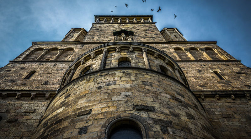 Der "Warndtdom" ist nur eines der Motive des Kalenders (Foto: Stadt/Fotoclub)