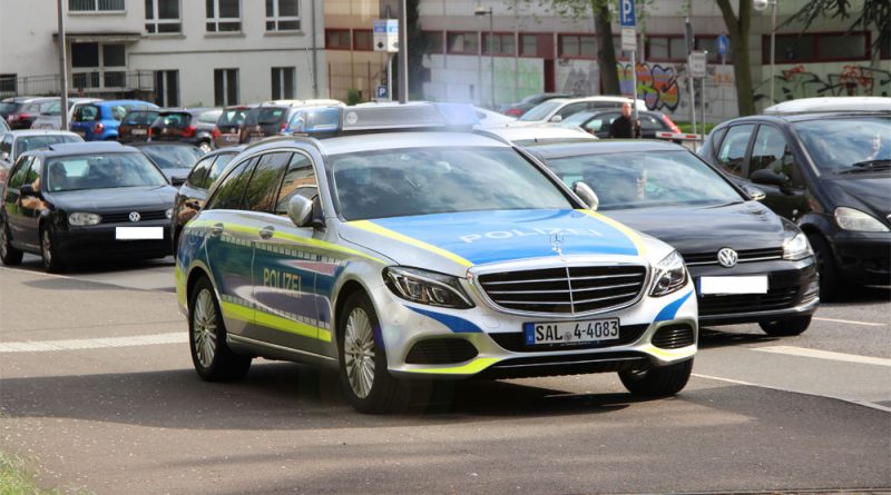 Polizei im Einsatz (Symbolfoto: Hell)