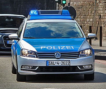 Polizei im Einsatz (Symbolfoto: Hell)