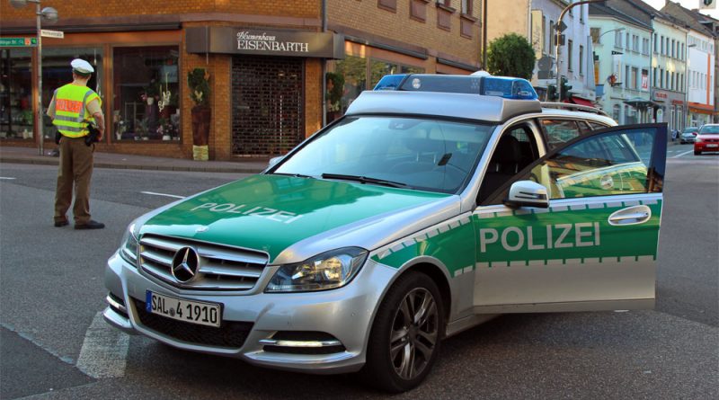 Polizei im Einsatz (Symbolfoto: Hell)