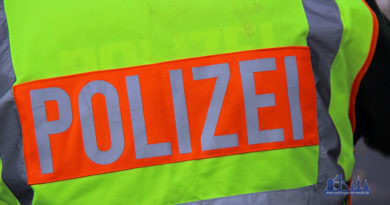 Polizei Völklingen sucht nach Unfallflucht in Ludweiler nach blauem Peugeot 207 polizei-symbol