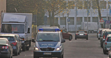 Verkehrsunfall mit Flucht "Polizei in Völklingen" von www.völklingen-im-wandel.de ist lizenziert unter einer Creative Commons Namensnennung - Weitergabe unter gleichen Bedingungen 4.0 International Lizenz.