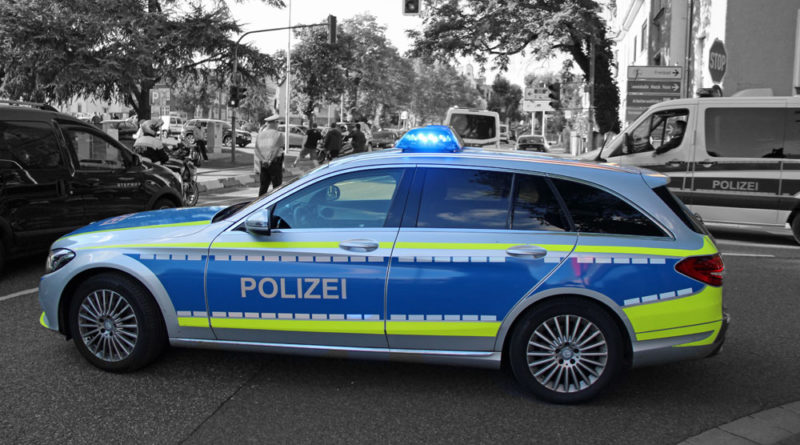 Polizei im Einsatz (Symbolfoto: Hell)