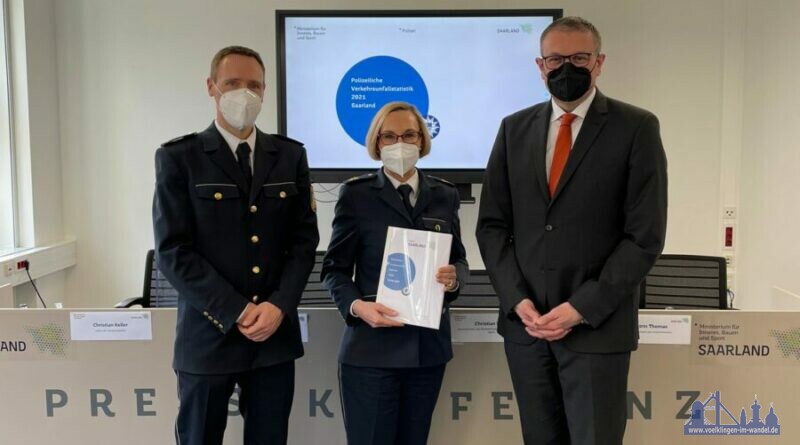Bildquelle: MIBS. Personen (v.l.n.r.): Leiter der Verkehrspolizei, Christian Keller; Landespolizeivizepräsidentin Natalie Grandjean; Staatssekretär des Ministeriums für Inneres, Bauen und Sport, Christian Seel.