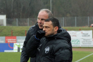 OFC-Coach Oliver Reck und sein Co-Trainer Joti Stamatopoulos mussten sich etwas einfallen lassen (Foto: Hell)
