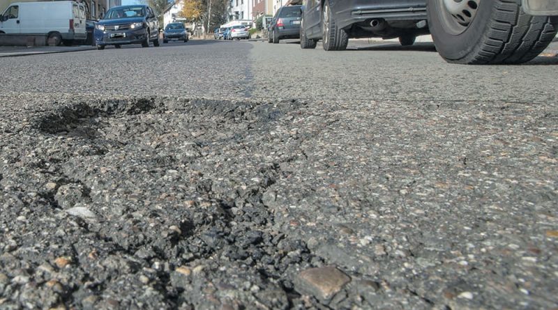 Schlaglöcher in Völklingens Straßen (Foto: Stadt VKL)