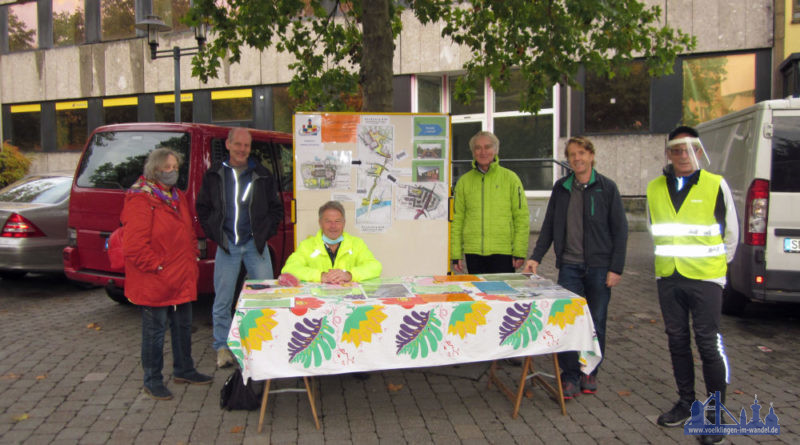 v.l.n.r.: Marlene Nistler, ein spontaner Helfer, Werner Michaltzik (Vorsitzender), Walther Göggelmann (Stadtplaner), Alexander Benzmüller (AG Lebenswertes Völklingen), Hans Holderbaum (AG Sicherheit für Fußgänger und Radfahrer) PS: die Masken wurden fürs Foto zum Teil abgelegt.