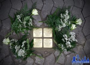 Stolpersteine zum Gedenken an die Familie Kahn. © Andreas Hell