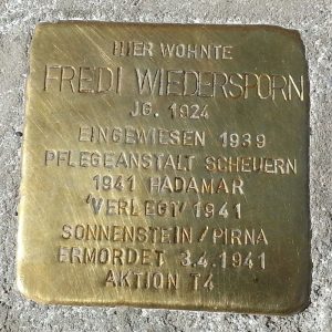 Stolperstein zum Gedenken an Fredi Wiedersporn. © Andreas Hell