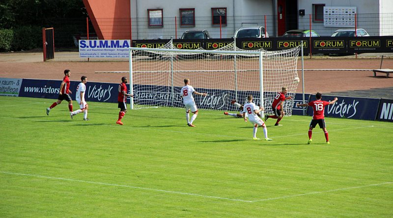 Marvin Wollbold traf wie hier in der Oberliga bereits zwei Mal, in der Bezirksliga ist der Puma mit 9 Treffern ein Torgarant (Foto: Hell)