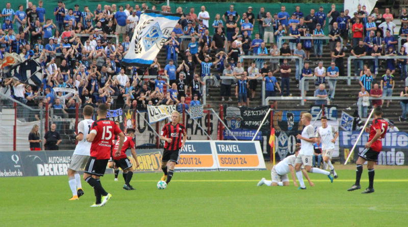 Die Fans von Mannheim kamen später als geplant, deswegen musste die Partie 10 Minuten später beginnen. (Foto: Hell)