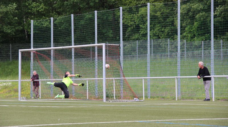 Szenen des letzten Spieltags der Kreisliga A Mitte: SVR II - Differten II (4:0)