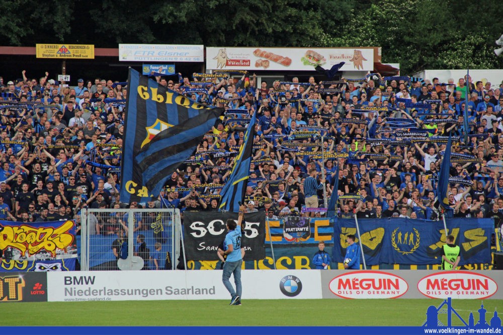 Christoph Tautz vor der ausverkauften Kulisse im Hermann-Neuberger-Stadion (Foto: Hell)