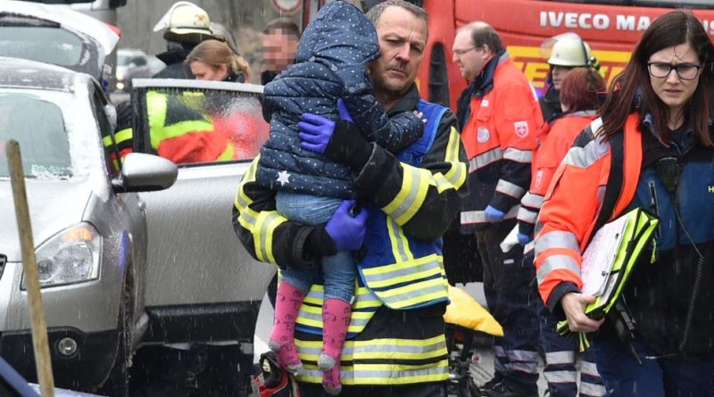 Drei Menschen wurden verletzt, darunter ein kleines Mädchen (2). (Foto: Avenia)