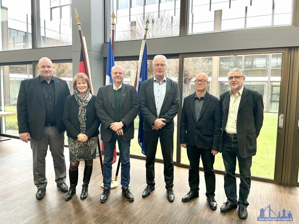 V.l.n.r.: Bürgermeister Christof Sellen und Oberbürgermeisterin Christiane Blatt verabschieden Ludwin Scherer, Rainer Scheidhauer, Martin Hewener und Manfred Sax im Neuen Rathaus. (Quelle: Stadt Völklingen, L. Hüsslein)