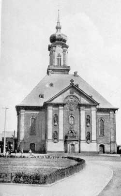 Die fertiggestellte Kirche um 1930