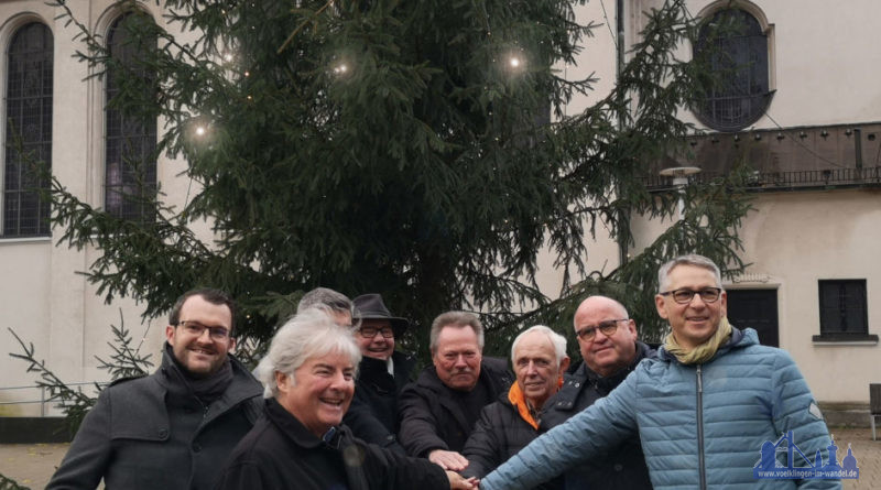Einschaltung der Weihnachtsbeleuchtung (Foto: Stadt VKL/H.)