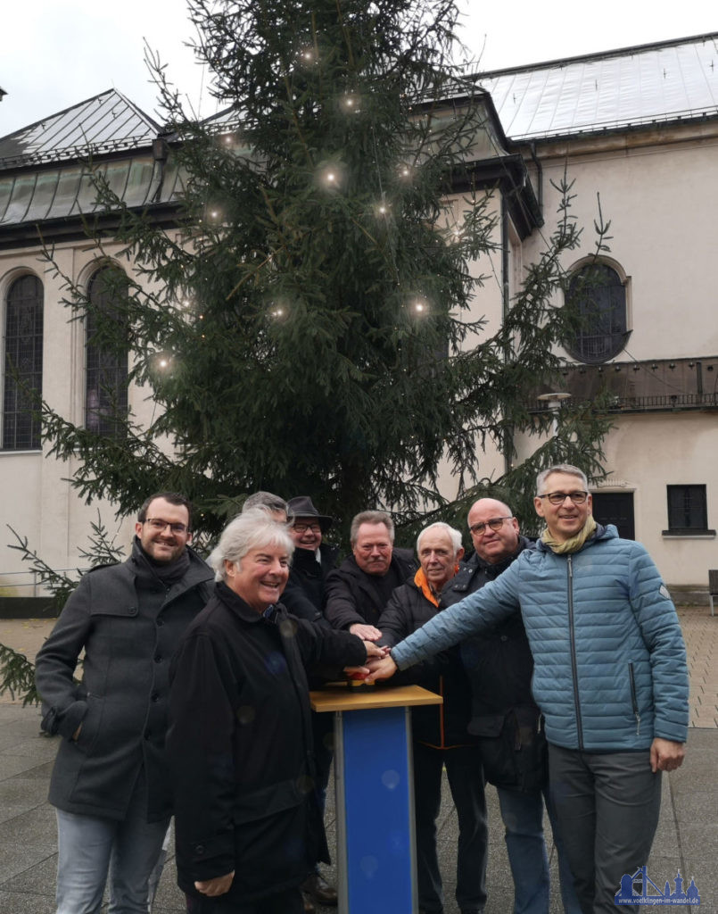 Einschaltung der Weihnachtsbeleuchtung (Foto: Stadt VKL/H.)