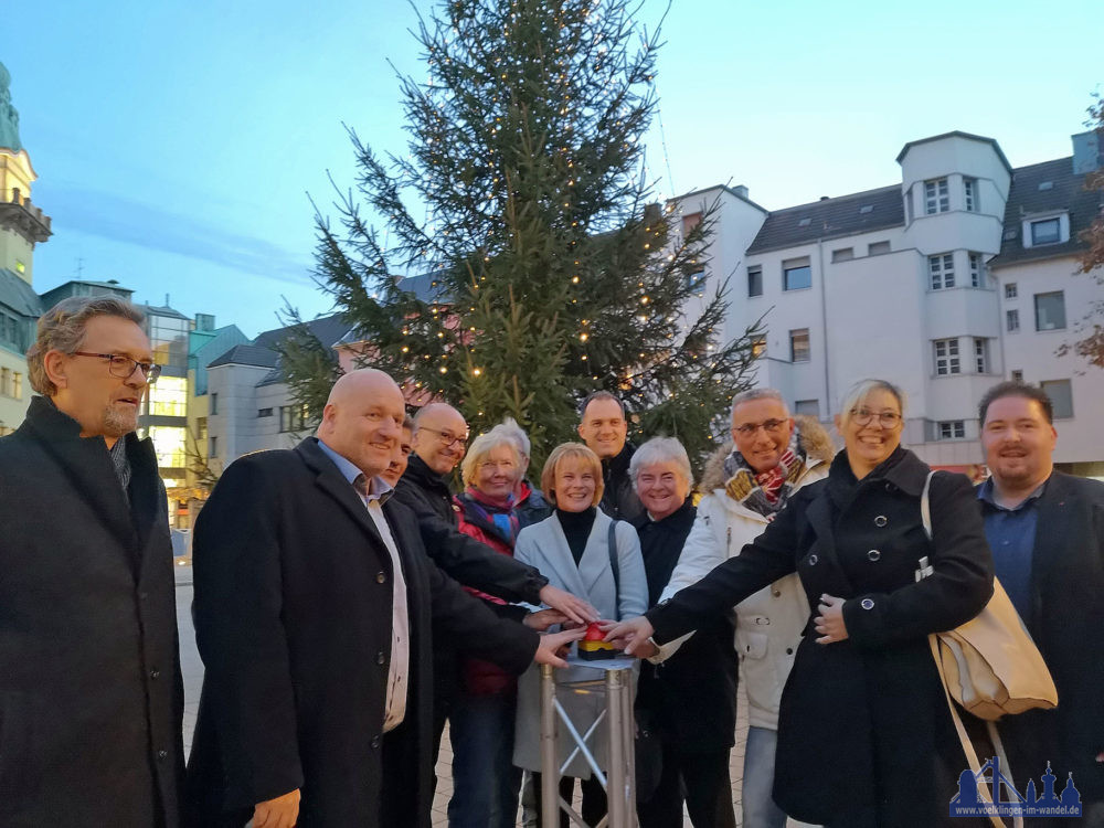 Weihnachtsbeleuchtung Völklingen angeschalten (Foto: Hell)