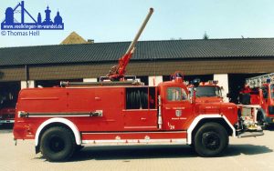 Das als TLF genutzte ehemalige Zumischerlöschfahrzeuge ZLF 24/65, aufgenommen 1996 © Thomas Hell
